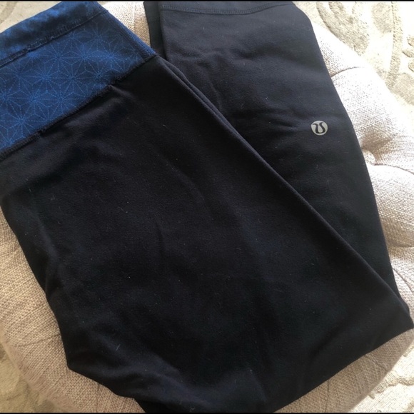 lululemon athletica Pants - Lululemon Cropped Yoga Pants Black Size 4